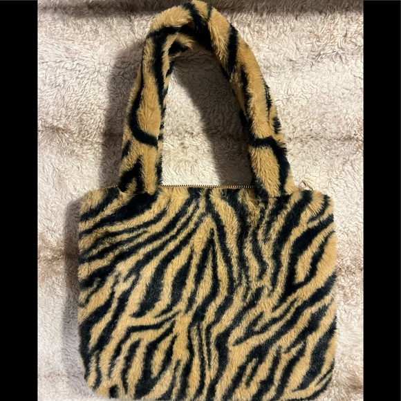 Faux Fur Tiger Print Shoulder Bag - Picture 3 of 4